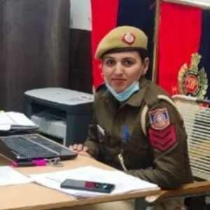 Read more about the article सेल्यूट है सुनीता जैसी महिला पुलिस को जिसने कई माता पिता के आंसू लुछे – Sunita Antil ki Prernadayak Kahani